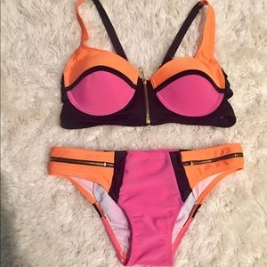 NWOT Bikini - Triangl Style w/ zipper!